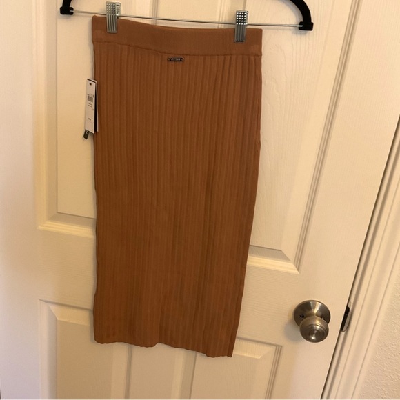 GUESS Women's Agnes Sweater Skirt small NWT - Picture 3 of 13